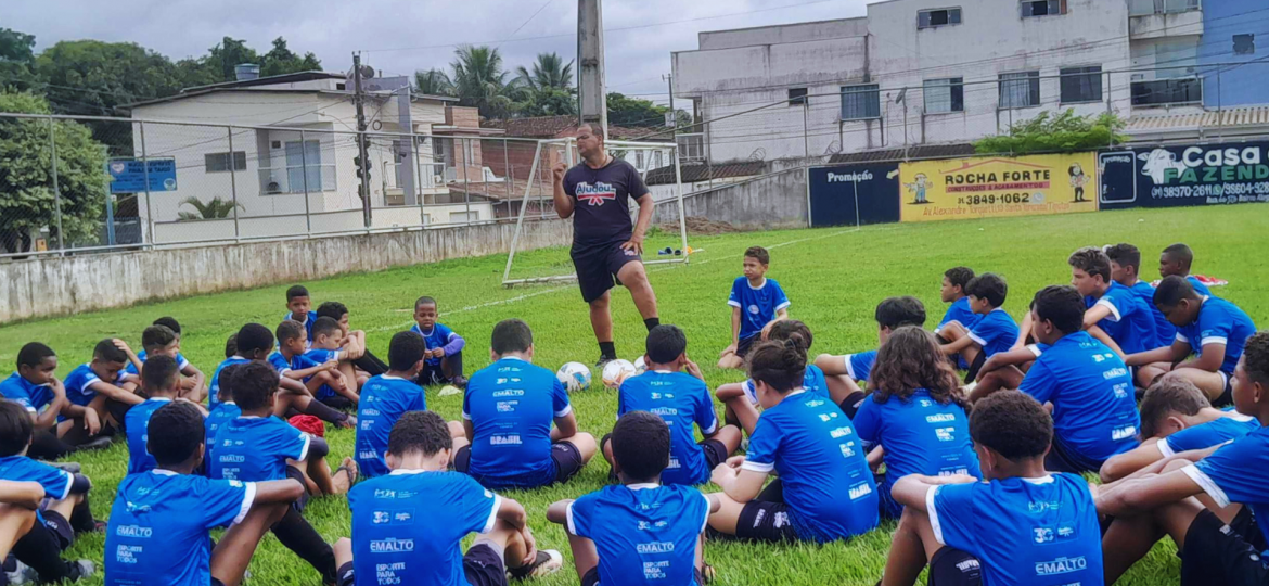 Alunos do Ajudôu treinando em Timóteo no Projeto patrocinado pela Emalto